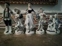 Conjunto de estatuetas