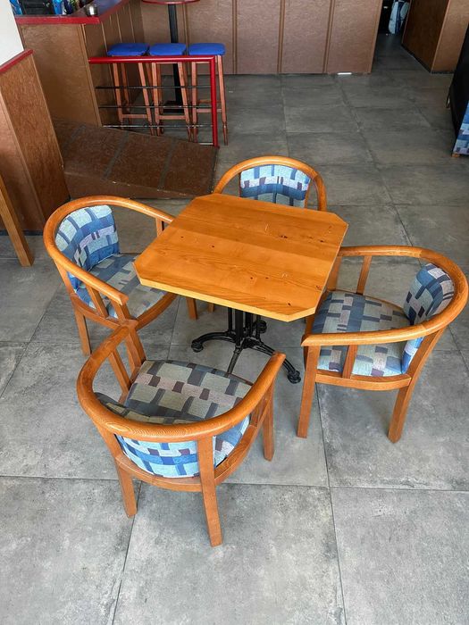 Mesas | Sofás | Cadeiras