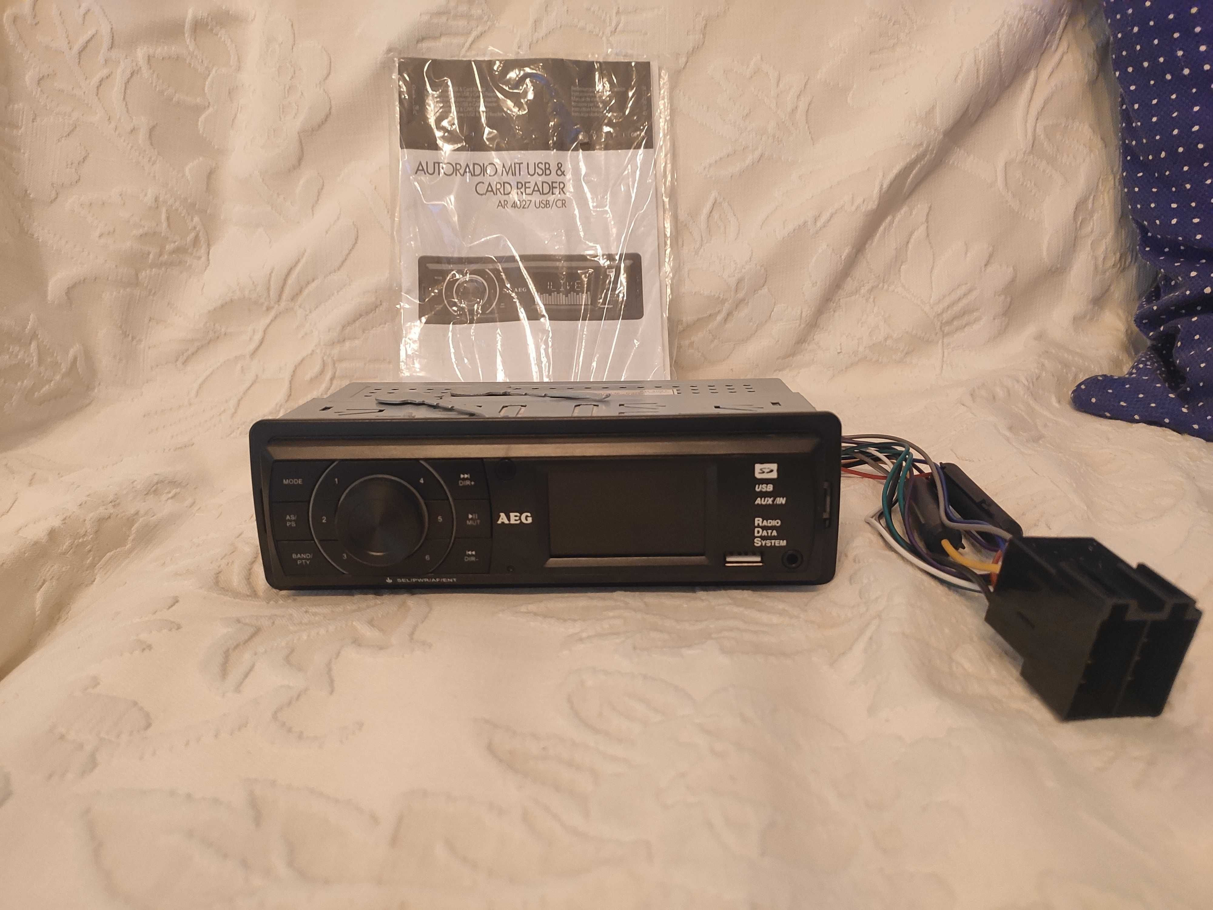 Auto Radio AEG AR 4027 USB/Cartão 320 watts