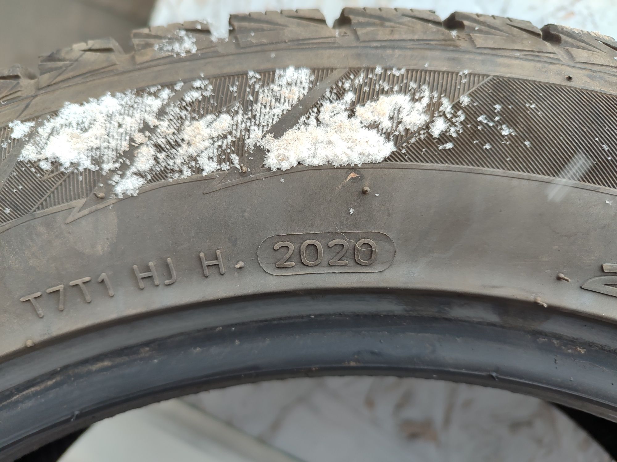 Зимняя резина б/у 215/55/r17