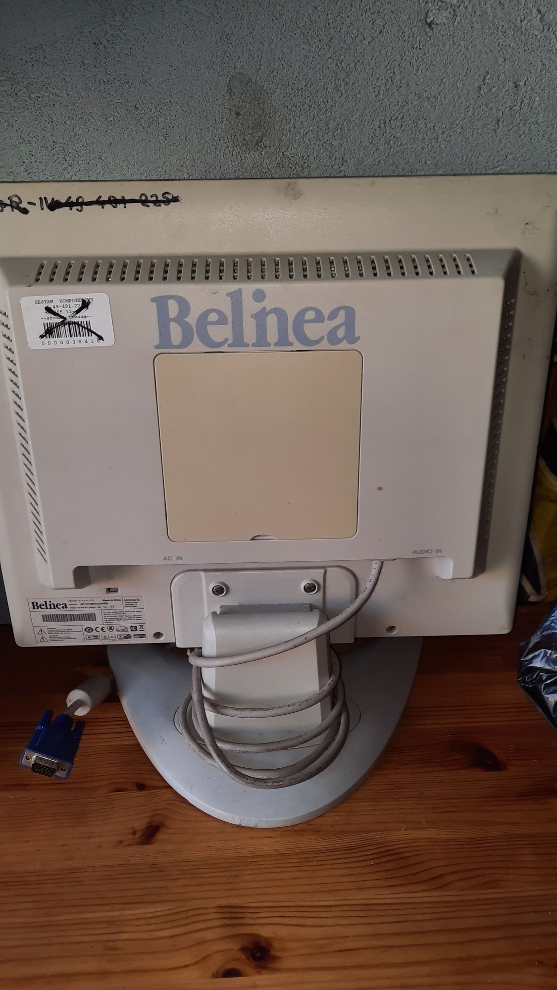 Monitor komputerowy Belnea lekki prosty sprawny