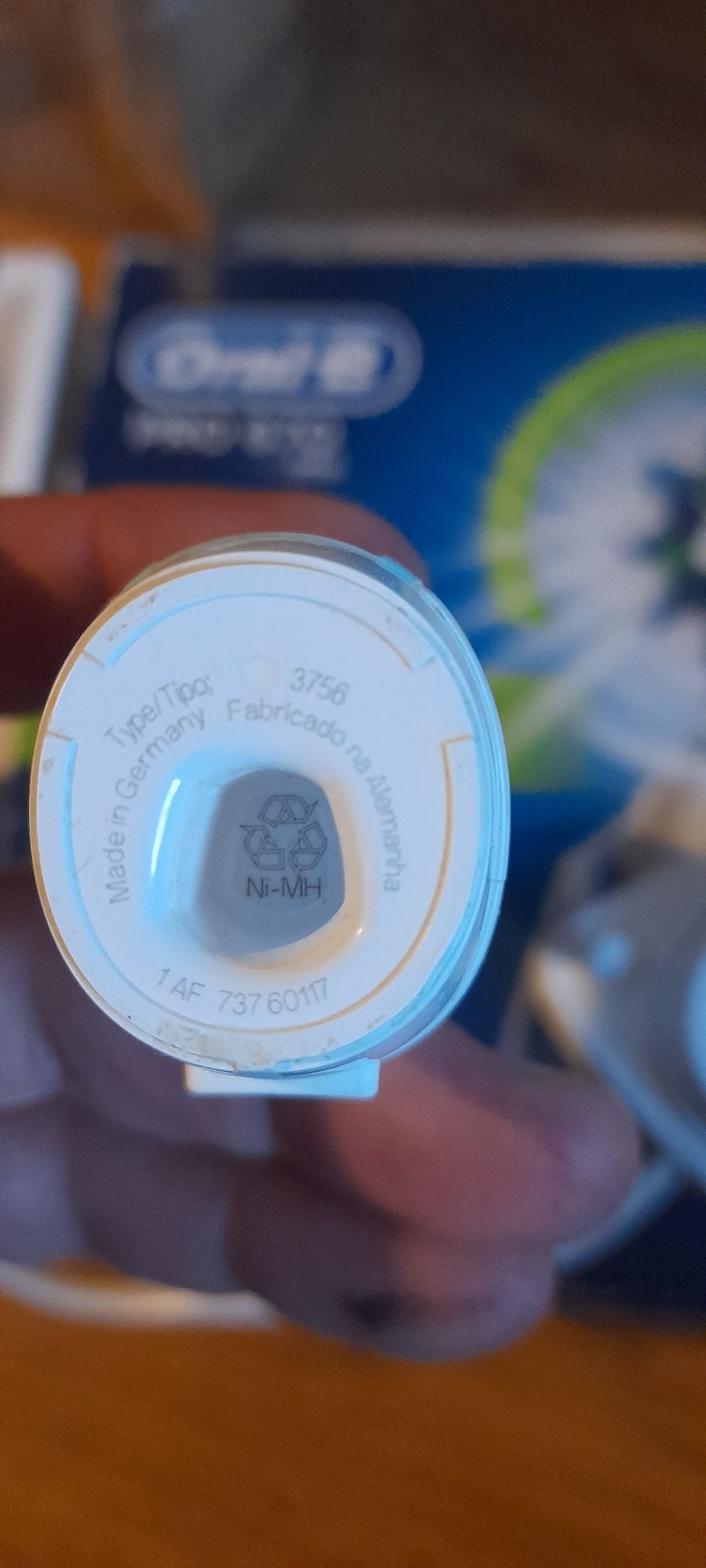 Електрична зубна щітка Oral B Pro 670