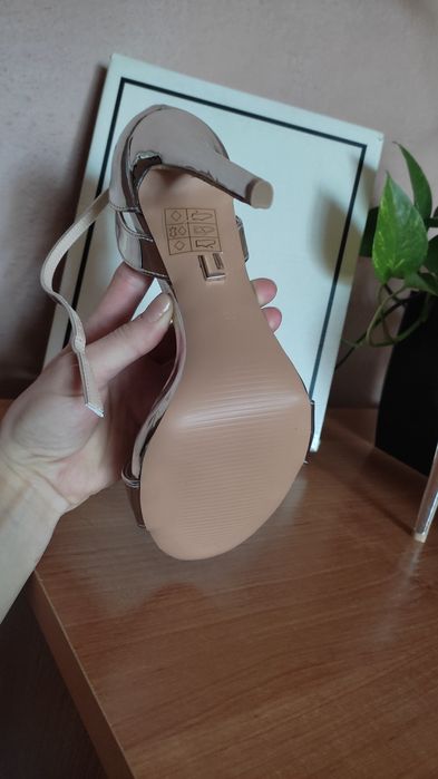 Срібні босоніжки Lost Ink