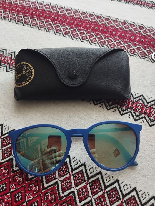 Солнцезащитные очки RAY-BAN RB 4274 чохол