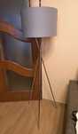 Lampa podłogowa jasnoszara
