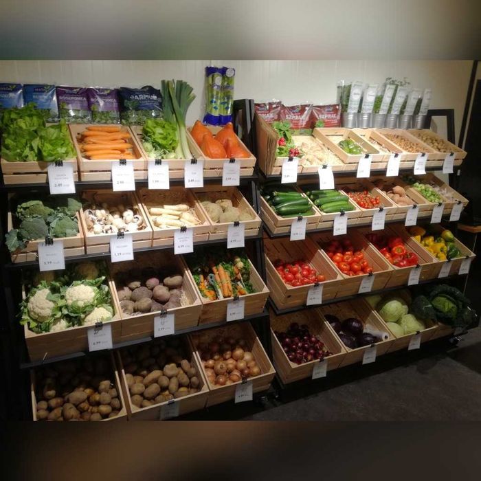 Regały ekspozycyjne na warzywa i owoce