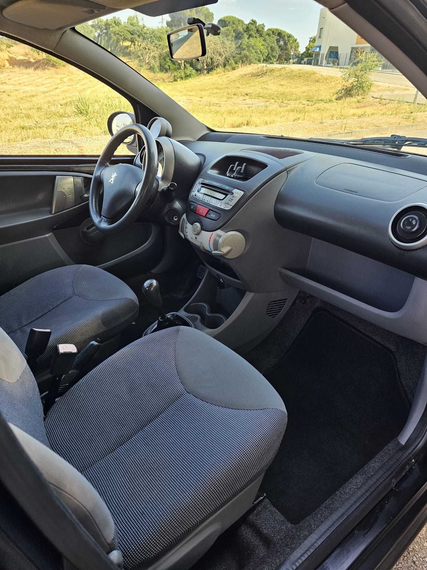 Peugeot 107 com AC