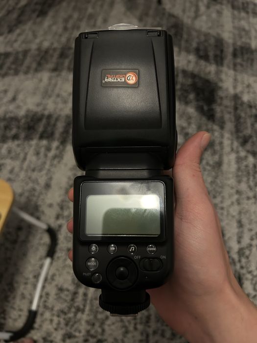 Продам Canon 1200d