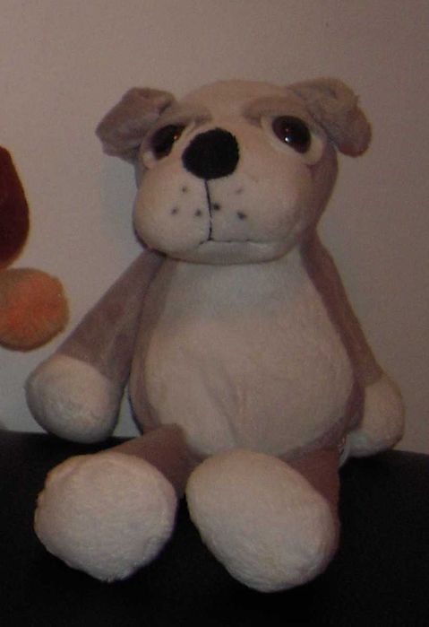 Bonecos e Peluches de várias Formas e Cores