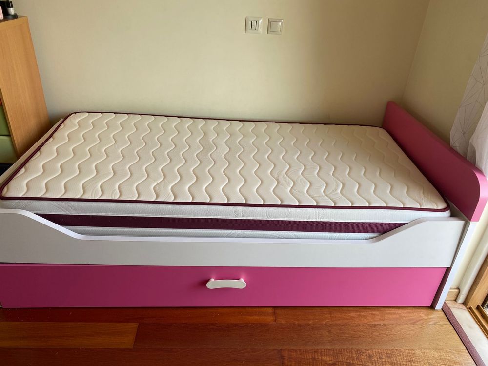 Cama dupla de solteiro