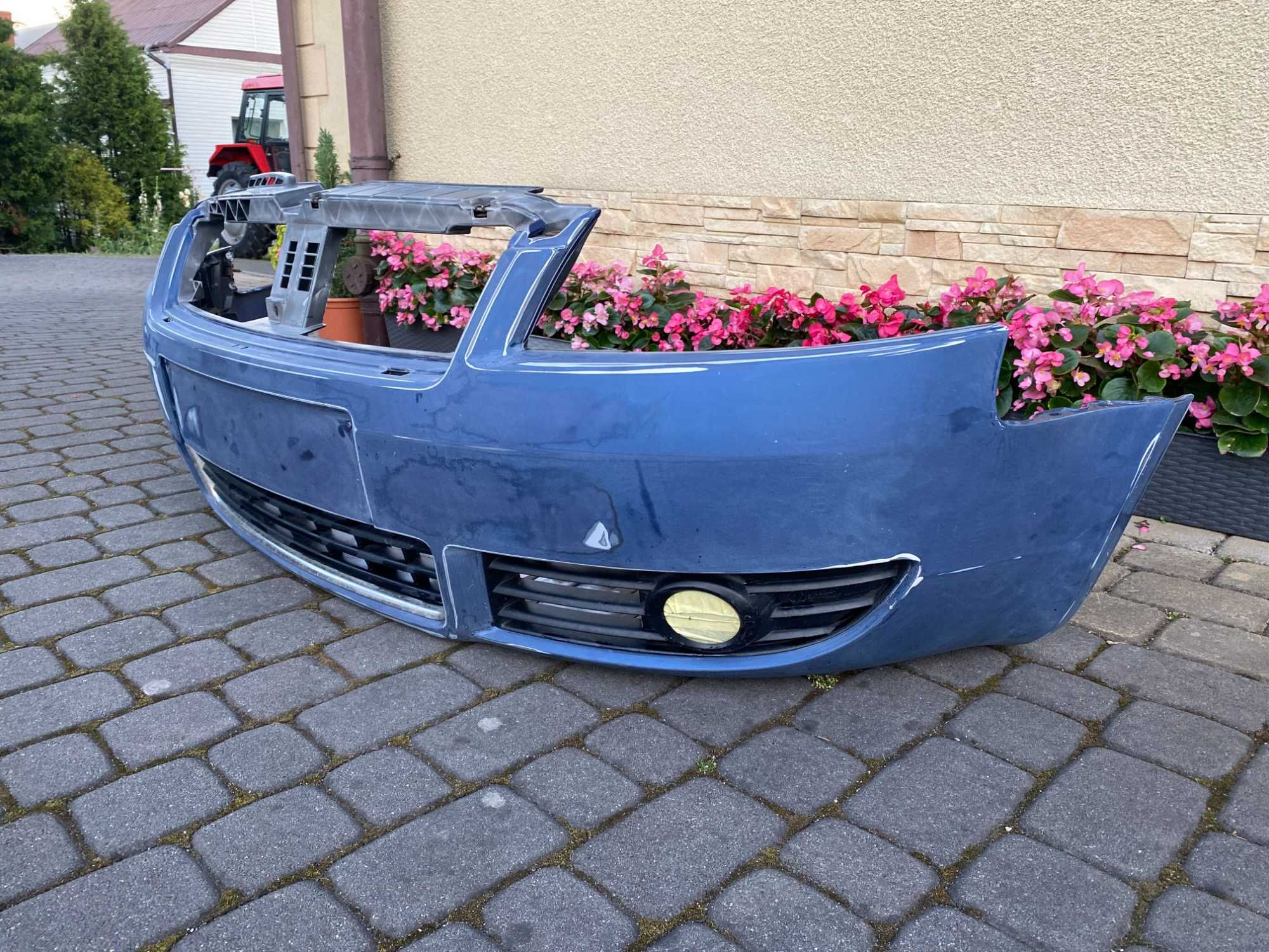 Zderzak Audi A4 B6 cabrio przedni przód
