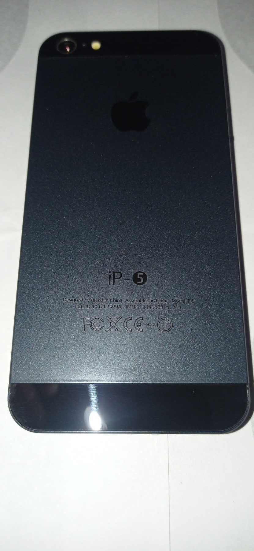 IPhone 5 Black  + чехол бампер новый