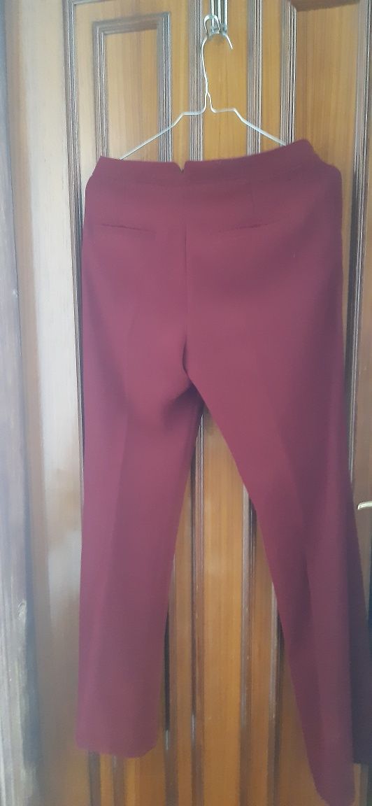 Calças XS cor bordeaux zara