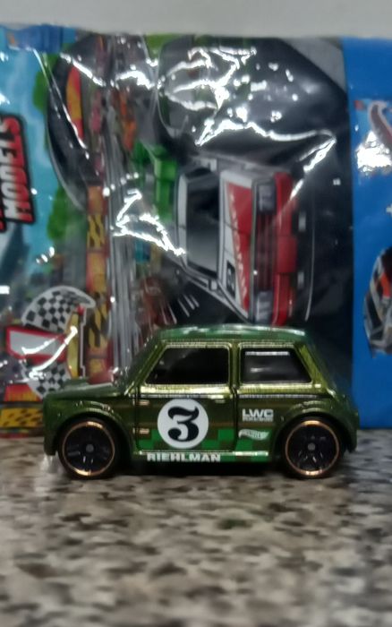 Morris mini hot wheels