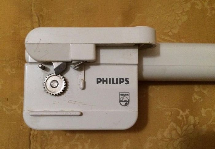 відкривач консервів електричний Philips