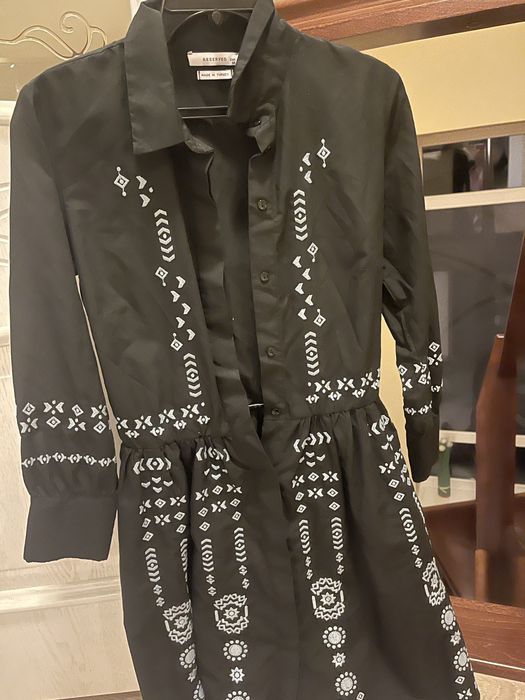 Сукня з вишивкою