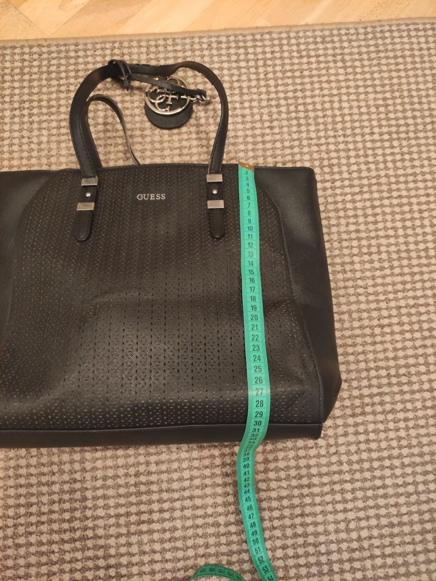 продам  сумку брелок guess