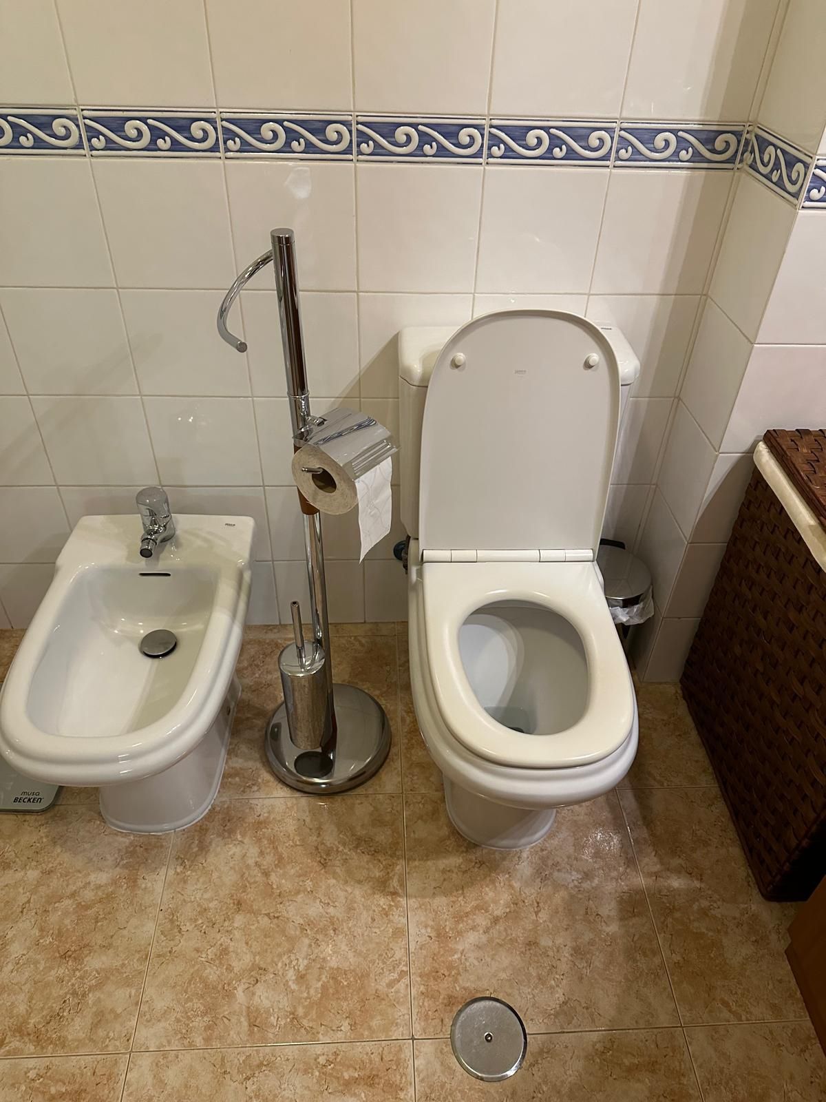 Loiça casa banho, banheira hidromassagem e movel wc