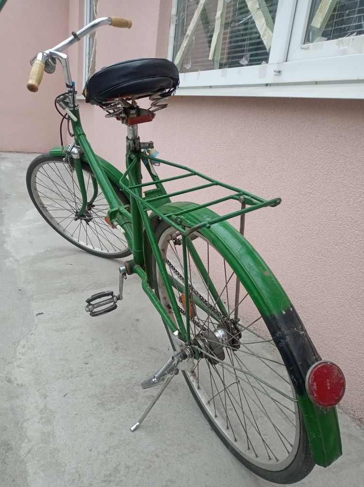 Велосипед Салют зелений