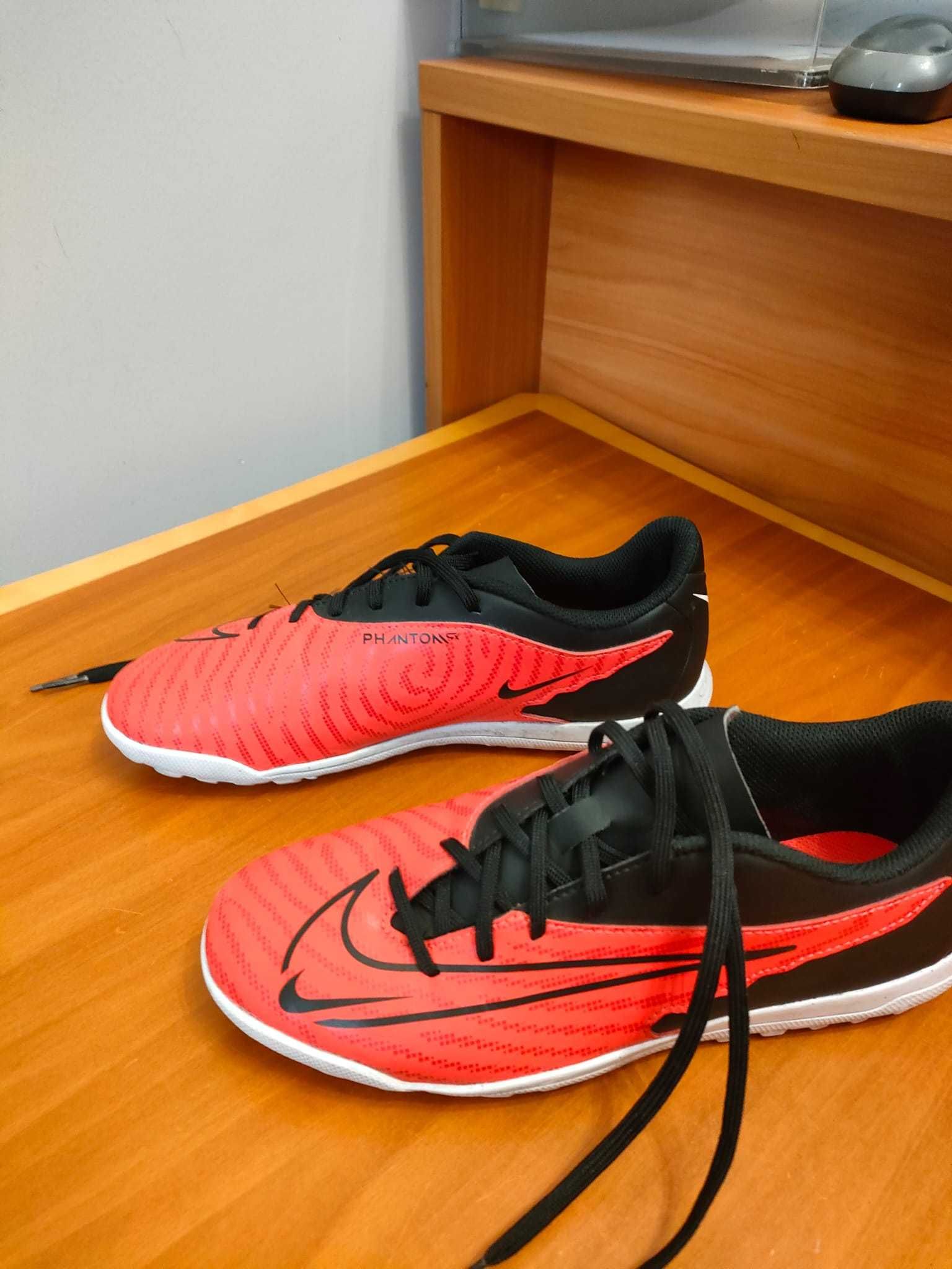 Buty piłkarskie halowe męskie Nike Pantom GX Academy DD9475