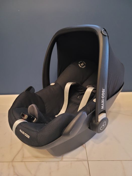 Fotelik samochodowy Maxi-Cosi Pebble PRO i size essential black