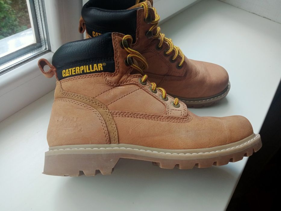 Трекінгові черевики CATERPILLAR розм.39
Розмір US 8 UK 6 EUR 39
Устілк