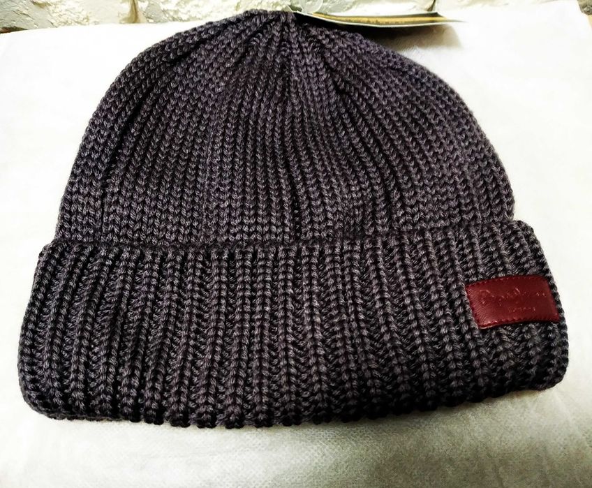 Продаж шапок .гарна ціна Bogner Bikkembergs Hilfiger Fila UGG Dsquared