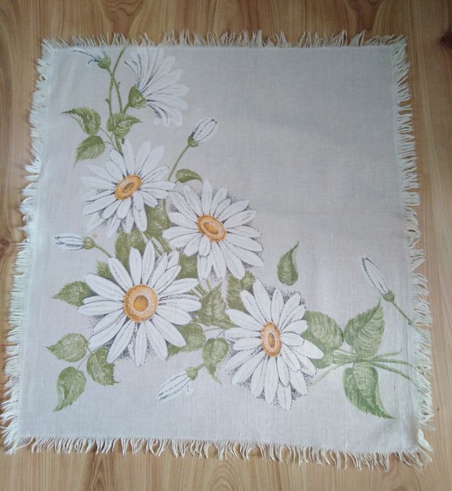 Obrusy, materiały do przeróbki 4 szt sprzedam całość