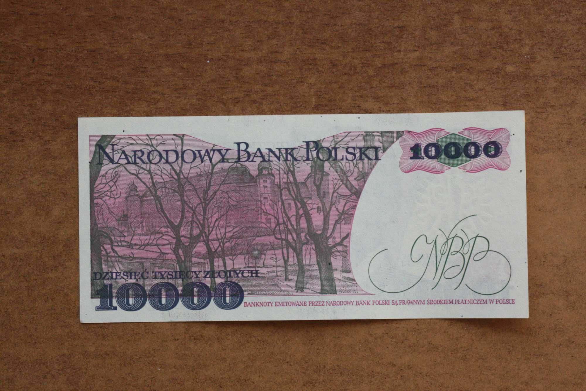 Banknoty 10000 stan bankowy