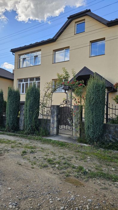 Продаж будинку для сім'ї_О