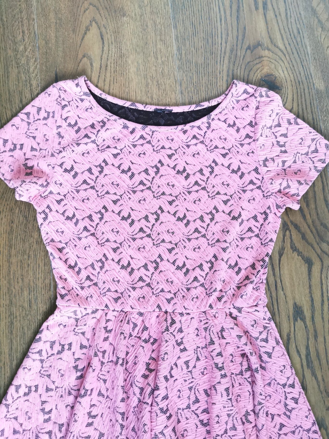 Różowa letnia sukienka, elastyczna, rozmiar 38