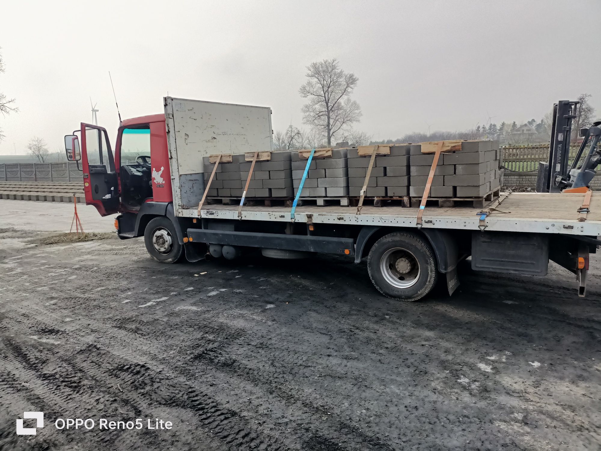 Usługi Transportowe maszyn rolniczych, ciągniki, przyczepy, koparki