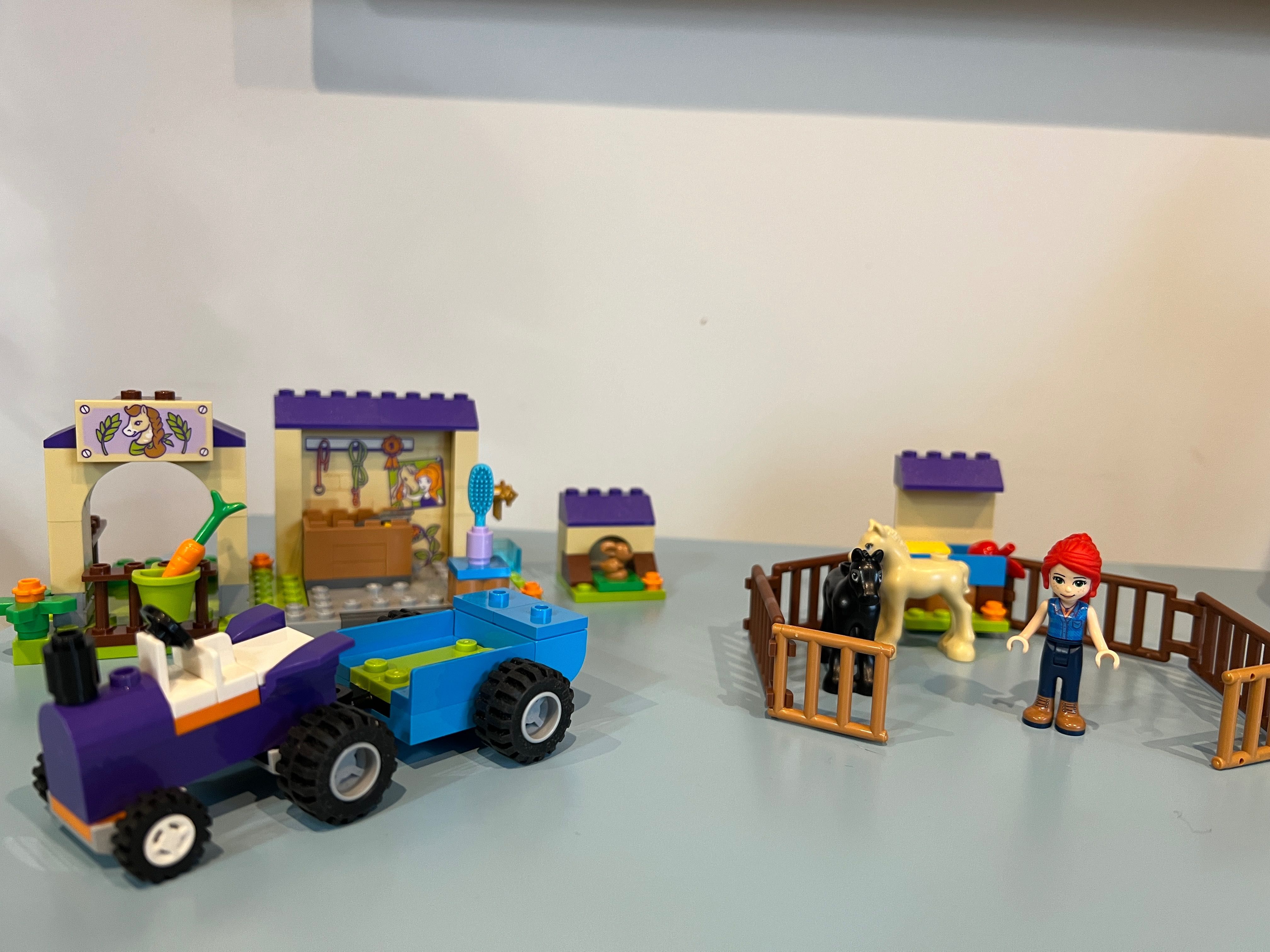 LEGO Friends 41361 Stajnia ze źrebakami Mii koń