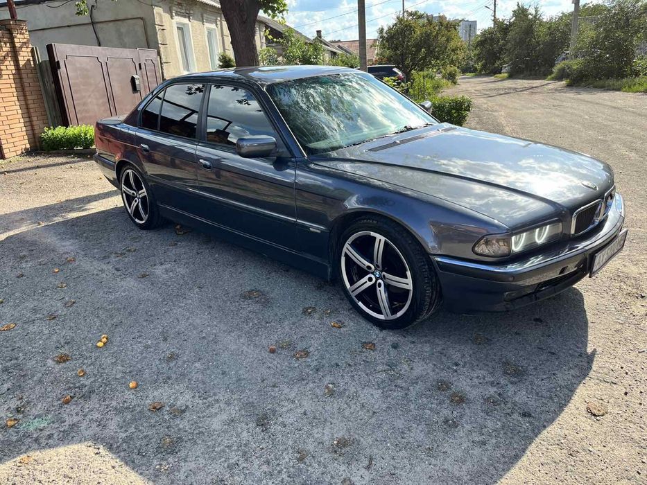 Продам BMB e38 4,4i