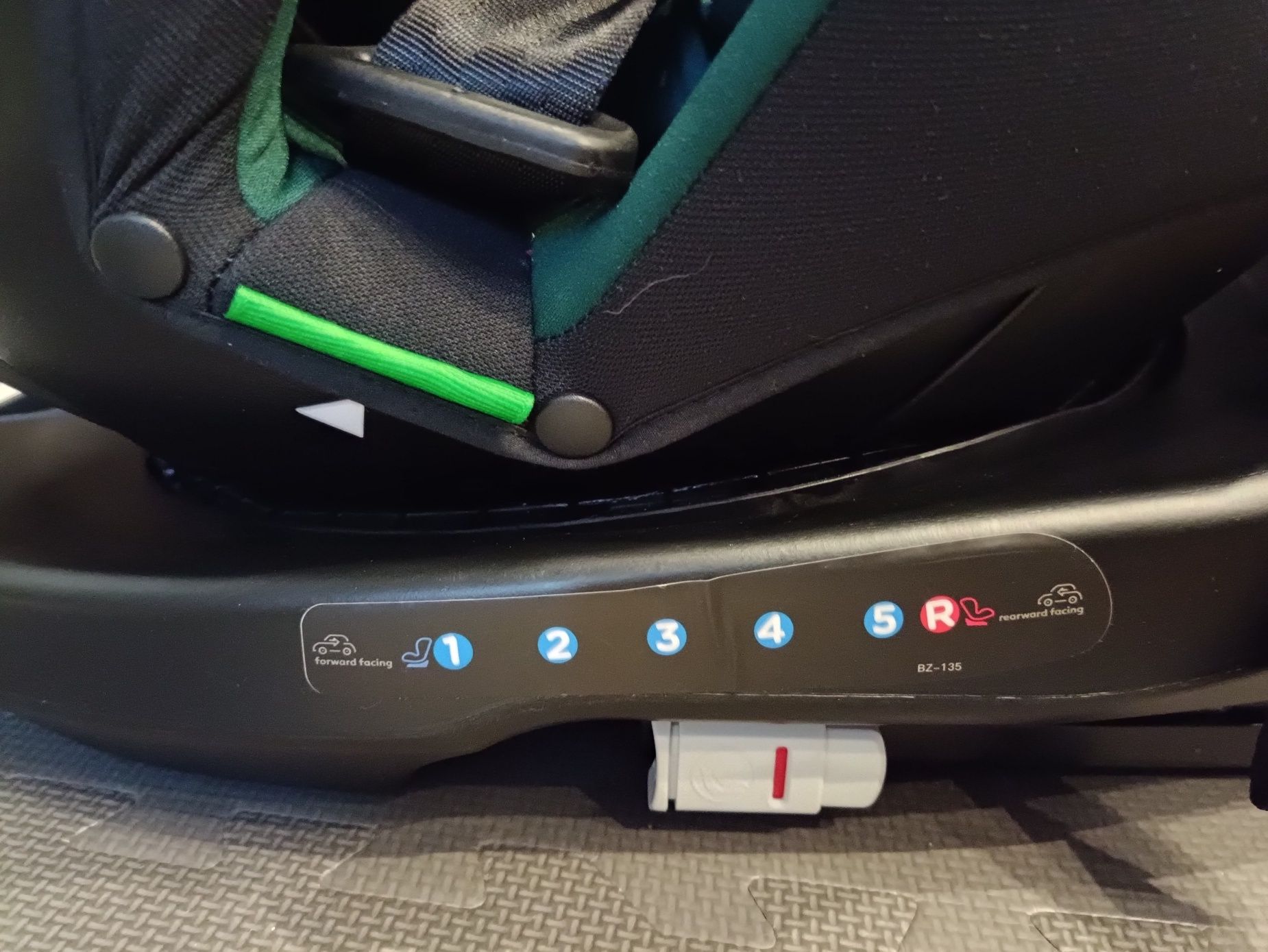 Fotelik dziecięcy Mokka i-size Emerald z ISOFIX