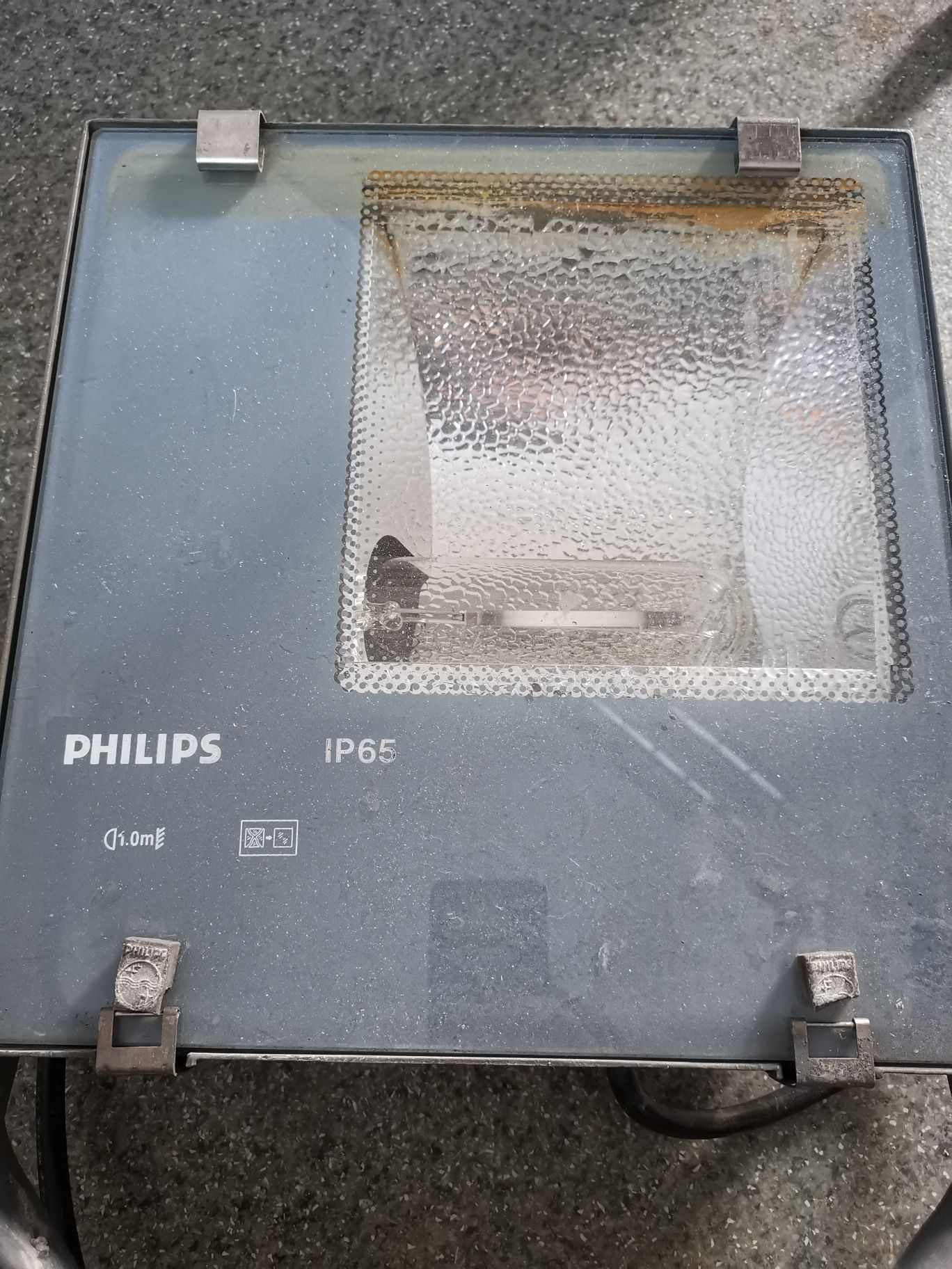 Halogen Philips IP 65