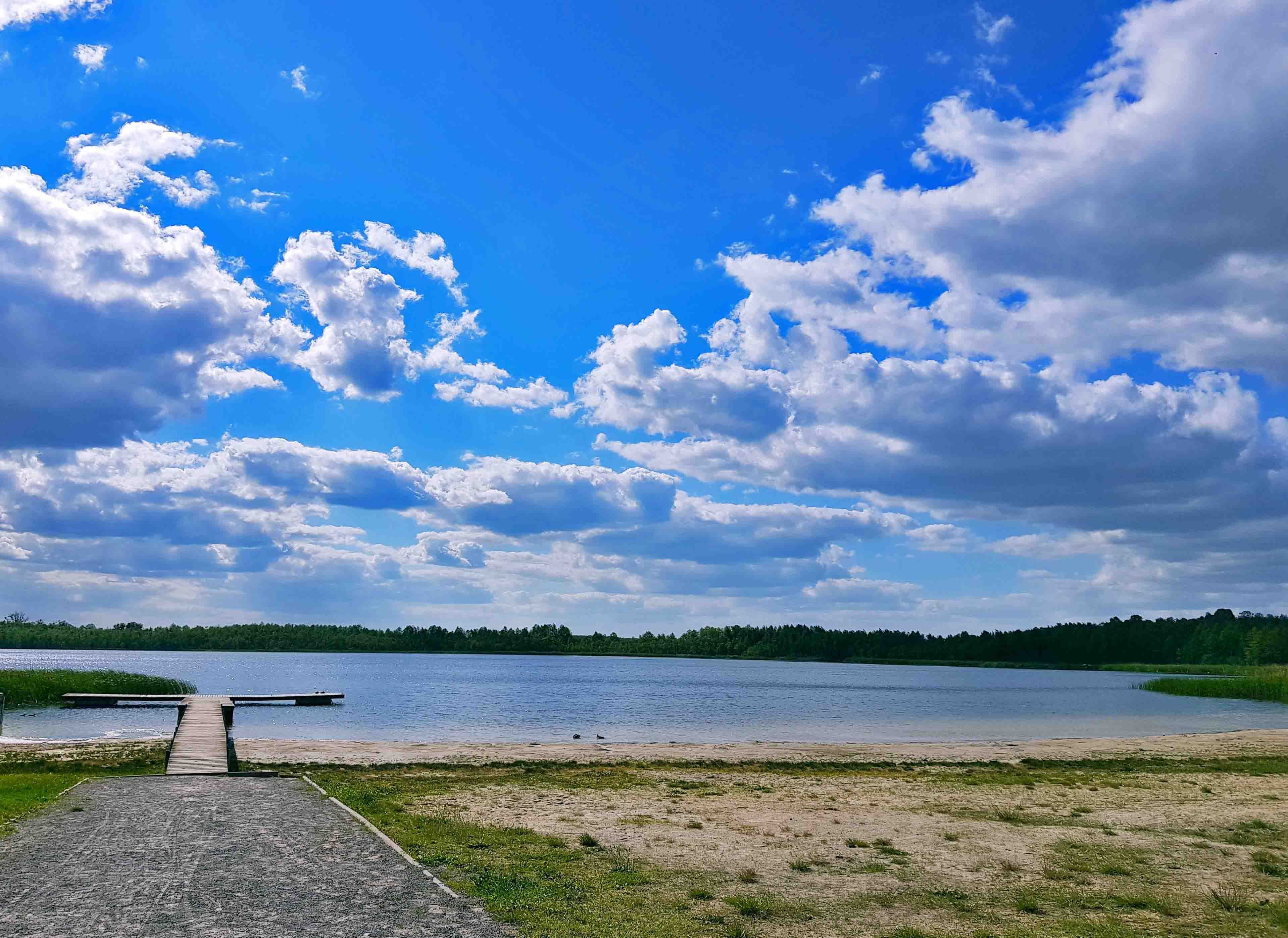 Domek / nocleg nad jeziorem Rotcze Grabniak blisko plaży.