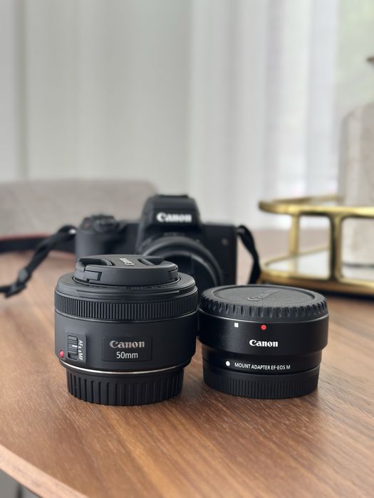 - Canon EOS M50