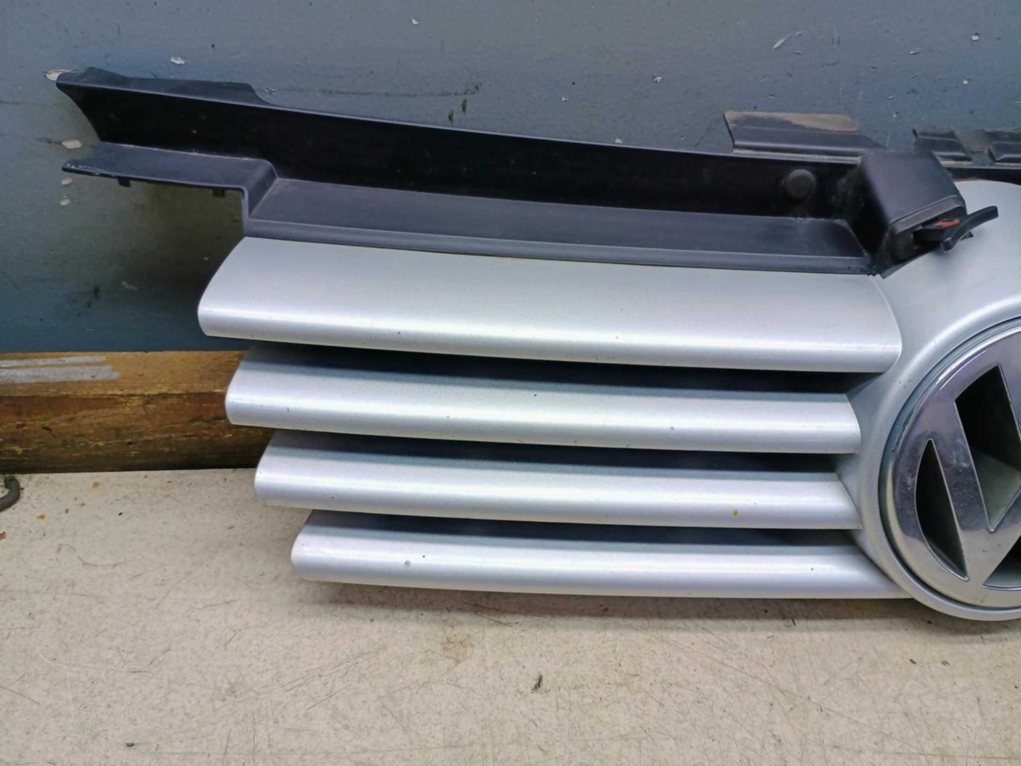 Grill Atrapa VW Bora KOD LAKIERU LA7W Uchwyty OK!!