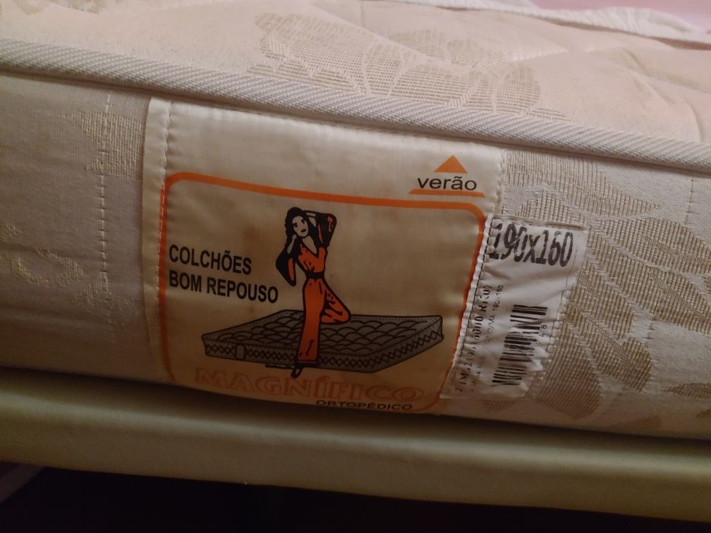 Tapi (base de cama) + colchão de casal ortopédico 190x160