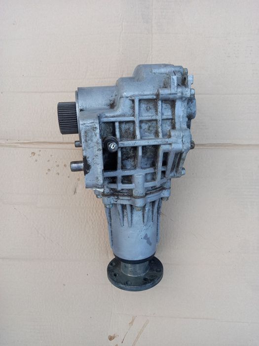 Раздатка роздатка мост Hyundai Santa Fe 2009 2010 2011 47300-3B300