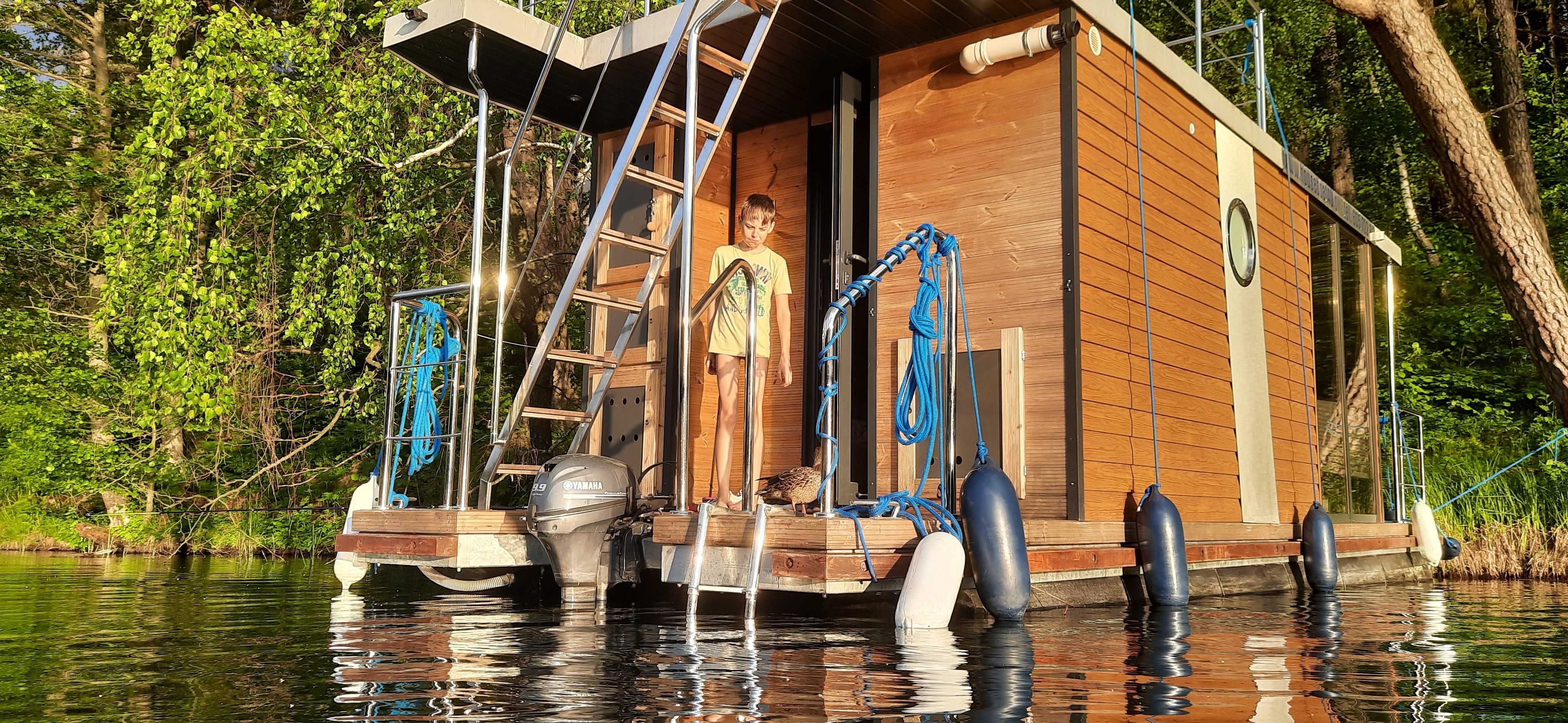 Domki nad jeziorem,  Czarter houseboat . Ostatni termin na majówkę