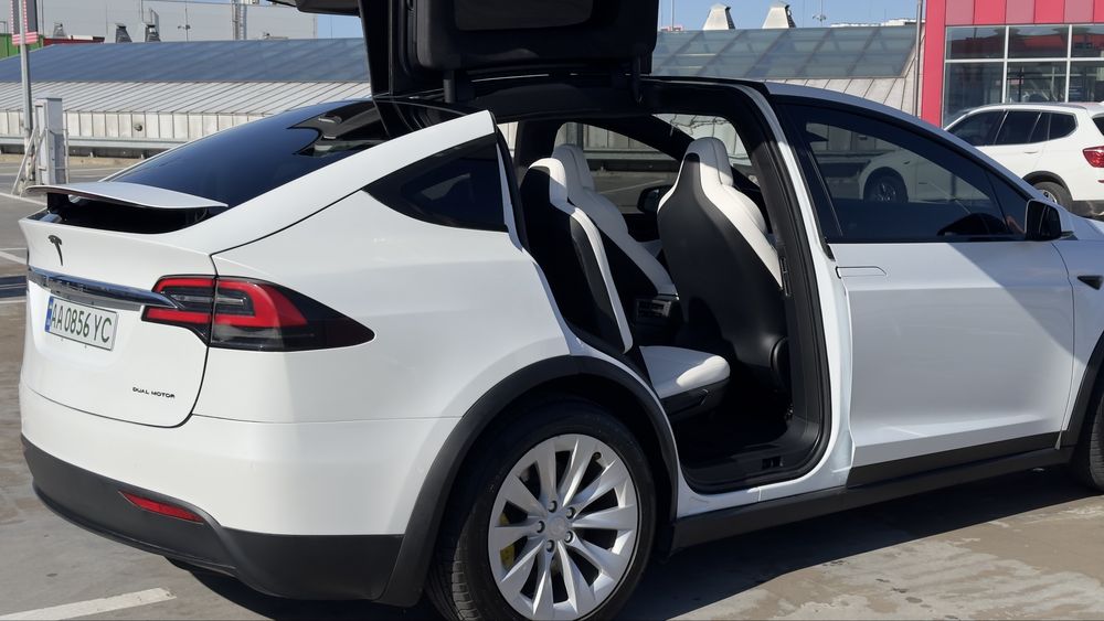 Tesla Model X! 100Kw Long Range Dual Motor!