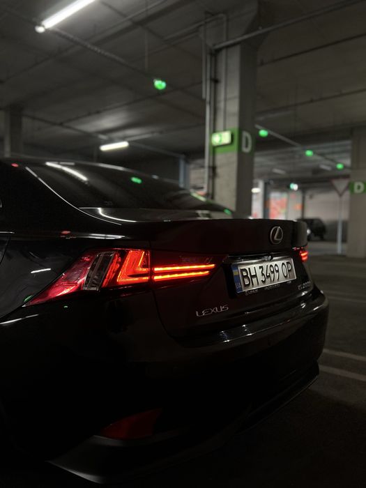 Lexus IS 300h 2016