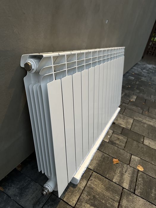 Grzejnik alumuniowy- super stan