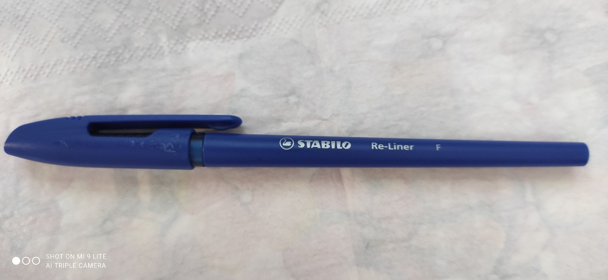 2 długopisy niebieskie BIC® & STABILO®