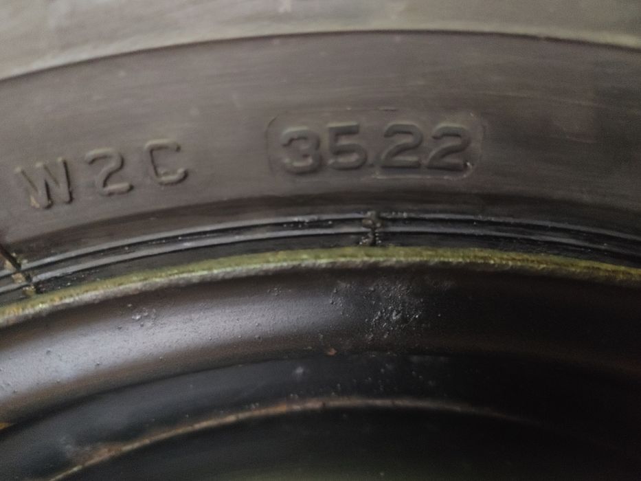 Opony zimowe Bridgestone z felgami 195/65/15