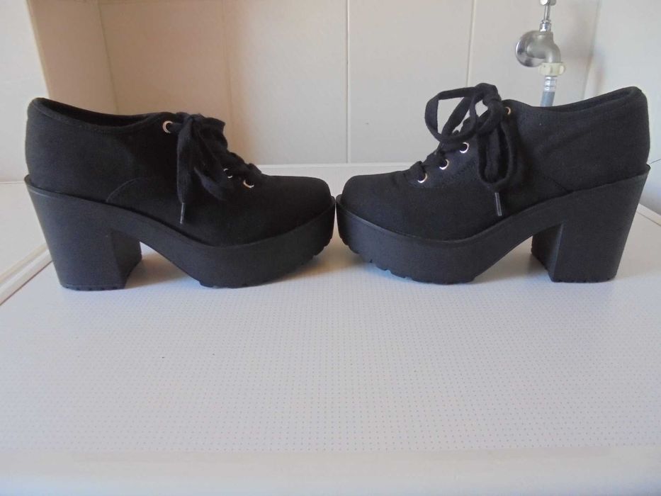 sapatos de senhora cor pretos