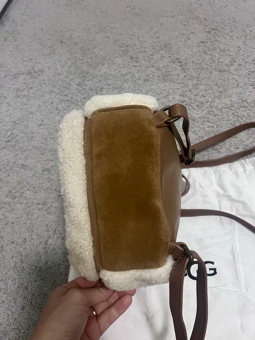 Оригінальний рюкзак UGG з натуральної замші та овчини