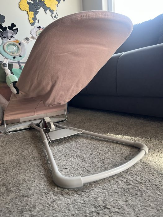 Leżaczek dziecięcy Babybjorn Bliss różowy Tiny Love łuk magiczna krain